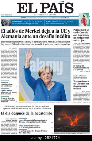 Die spanische Zeitung "El Pais" berichtet über die Abreise von Bundeskanzlerin Merkel. 2021. Angela Merkel (geboren am 17. Juli 1954), deutsche ehemalige Politikerin und Wissenschaftlerin, die von November 2005 bis Dezember 2021 Bundeskanzlerin war. Als Mitglied der Christdemokratischen Union (CDU) war sie zuvor von 2002 bis 2005 Oppositionsführerin und von 2000 bis 2018 Anführerin der Christdemokratischen Union. Stockfoto