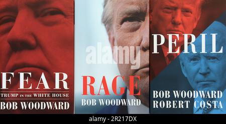 "Gefahr, Angst und Wut" -Bücher von Bob Woodward und Robert Costa über die Präsidentschaft von Donald Trump. Veröffentlicht am 21. September 2021, während Fear am 11. September 2018 und Rage am 15. September 2020 veröffentlicht wurde. Stockfoto