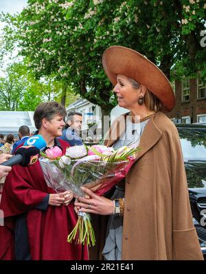 Nuenen, Niederlande. 16. Mai 2023. Königin Maxima der Niederlande verlässt das Van Gogh Village Museum in Nuenen am 16. Mai 2023 nach Eröffnung des renovierten Museums. Van Gogh lebte zwischen Dezember 1883 und November 1885 in Nuenen und malte dort etwa ein Viertel seines Oeuvre. Kredit: Albert Nieboer/Netherlands OUT/Point de Vue OUT/dpa/Alamy Live News Stockfoto