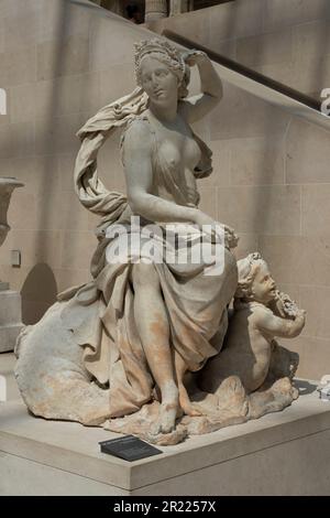 Paris, Frankreich - 05 13 2023: Louvre Museum. Skulptur Amphitrite, Ehefrau des Seegottes Neptun, geschnitzt von Antoine Coysevox Stockfoto