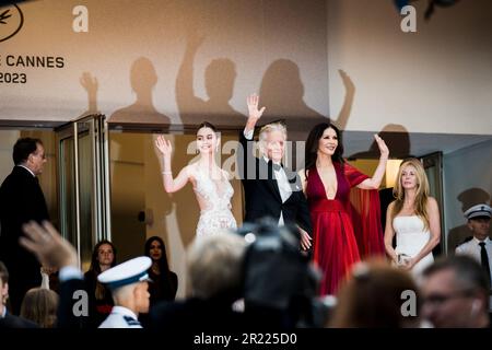 Cannes, Frankreich, 16. Mai 2023, Catherine Zeta-Jones, Michael Douglas und Carys Zeta Douglas besuchen den roten Teppich beim Cannes Film Festival Stockfoto