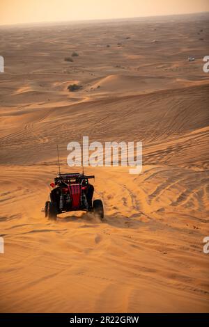 Wüstensafari im Offroad-Dünen-Buggy in Dubai Stockfoto