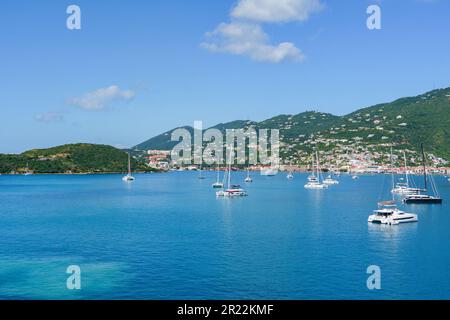 Katamarane im Hafen von Charlotte Amalie (von Havensight) in St. Thomas US-Jungferninseln Stockfoto