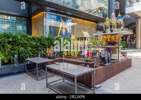 BANGKOK, THAILAND - 14. DEZEMBER 2019: Kleiner Schrein in Bangkok, Thailand Stockfoto