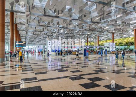 SINGAPUR, SINGAPUR - 16. DEZEMBER 2019: Innenansicht des Flughafens Singapur Changi Stockfoto