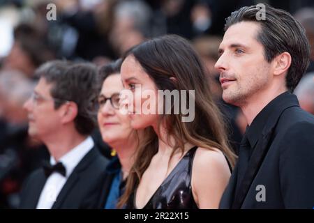 Cannes, Frankreich. 16. Mai 2023. Anais Demoustier und Raphael Personnaz, die am 16. Mai 2023 im Rahmen des Filmfestivals 76. in Cannes, Frankreich, an der Premiere von Jeanne du Barry teilnehmen. Foto: Aurore Marechal/ABACAPRESS.COM Kredit: Abaca Press/Alamy Live News Stockfoto