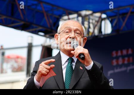 Bolu, Türkei. 09. Mai 2023. Kemal K?l?cdaroglu spricht während der Veranstaltung. Nation Alliance Präsidentschaftskandidat Kemal K?l?cdaroglu und Vizepräsident Kandidat Ekrem?mamo?lu sprachen die Bürger in Bolu, Türkei. Kredit: SOPA Images Limited/Alamy Live News Stockfoto