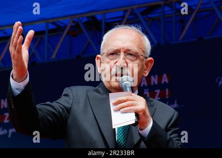 Bolu, Türkei. 09. Mai 2023. Kemal K?l?cdaroglu spricht während der Veranstaltung. Nation Alliance Präsidentschaftskandidat Kemal K?l?cdaroglu und Vizepräsident Kandidat Ekrem?mamo?lu sprachen die Bürger in Bolu, Türkei. Kredit: SOPA Images Limited/Alamy Live News Stockfoto