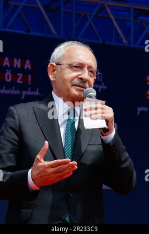 Bolu, Türkei. 09. Mai 2023. Kemal K?l?cdaroglu spricht während der Veranstaltung. Nation Alliance Präsidentschaftskandidat Kemal K?l?cdaroglu und Vizepräsident Kandidat Ekrem?mamo?lu sprachen die Bürger in Bolu, Türkei. Kredit: SOPA Images Limited/Alamy Live News Stockfoto