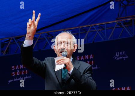 Bolu, Türkei. 09. Mai 2023. Kemal K?l?cdaroglu spricht während der Veranstaltung. Nation Alliance Präsidentschaftskandidat Kemal K?l?cdaroglu und Vizepräsident Kandidat Ekrem?mamo?lu sprachen die Bürger in Bolu, Türkei. (Foto: Yusuf Belek/SOPA Images/Sipa USA) Guthaben: SIPA USA/Alamy Live News Stockfoto