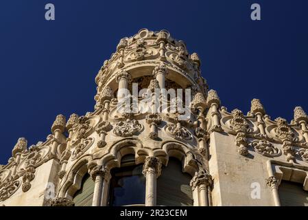 Angaben zur Casa Lleó i Morera, einem Werk des Architekten Lluís Domènech i Montaner in der Passeig de Gracia Avenue (Barcelona, Katalonien, Spanien) Stockfoto