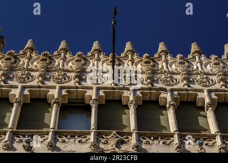 Angaben zur Casa Lleó i Morera, einem Werk des Architekten Lluís Domènech i Montaner in der Passeig de Gracia Avenue (Barcelona, Katalonien, Spanien) Stockfoto