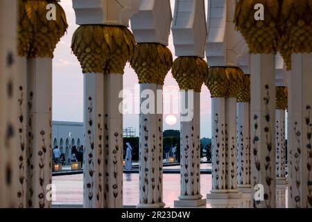 Außenfotos der Shiekh Zayed Grand Moschee in Abu Dhabi Stockfoto