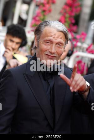 Cannes, Frankreich. 16. Mai 2023. Mads Mikkelsen nimmt am 16. Mai 2023 in Cannes an der Premiere und Eröffnungszeremonie „Jeanne du Barry“ Teil, die während des 76. Jährlichen Filmfestivals in Cannes stattfindet. (Foto von: DGP/imageSPACE) Kredit: Imagespace/Alamy Live News Stockfoto