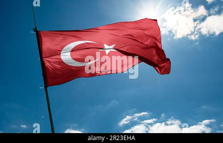 Die Nationalflagge der Türkei, in der zweiten Runde im Mai 2023 28 finden in der Türkei Präsidentschaftswahlen statt Stockfoto