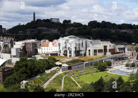 Aktenfoto vom 27. Oktober 07/16 einer allgemeinen Ansicht des schottischen Parlaments in Holyrood, Edinburgh. Im Rahmen der jüngsten Überprüfung der Grenzen könnten Änderungen an mehr als zwei Dritteln der 73 Wahlkreise von Holyrood vorgenommen werden. Grenzen Schottland führt gerade die zweite Überprüfung der Wahlkreise im schottischen Parlament durch. Ausgabedatum: Mittwoch, 17. Mai 2023. Stockfoto