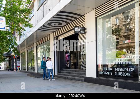 Sofia, Bulgarien. Mai 2023. Außenansicht des Museums der Illusionen im Stadtzentrum Stockfoto