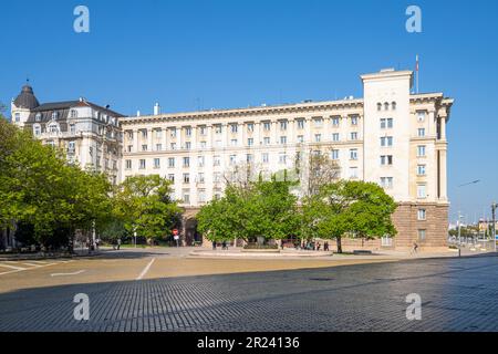 Sofia, Bulgarien. Mai 2023. Blick auf die Präsidentengarde vor dem Präsidentenpalast der Republik Bulgarien im Stadtzentrum Stockfoto