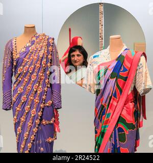 London, Großbritannien. 17. Mai 2023. Priya Khanchandani (Kurator) des Design Museums posiert mit den Saris. „The Offbeat Sari“ ist die erste große britische Ausstellung über den zeitgenössischen Sari, mit 60 atemberaubenden Saris auf der Disla im Design Museum, Kensington. Die Ausstellungen werden vom 19. Mai bis 17. September 2023 ausgestellt. Kredit: Imageplotter/EMPICS/Alamy Live News Stockfoto