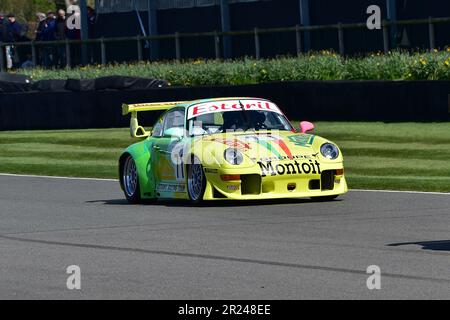 Porsche 911 GT2 Evo Typ 993, Estoril Racing Livery, Porsche 911 60. Anniversary Celebration, mit Rennwagen, die in den 1970er Jahren bis t gewonnen haben Stockfoto