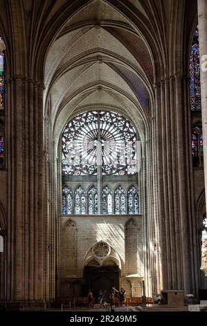 Troyes, Frankreich - 7. Juni 2022: Innenansicht der Basilika Saint-Urbain de Troyes, einer mittelalterlichen Kirche Stockfoto