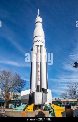 Huntsville USA 10. Februar 2023: Saturn I Rakete auf U.S. Weltraum-Raketenzentrum. Es war eine Rakete, die als erster mittelgroßer Aufzug der Vereinigten Staaten entworfen wurde Stockfoto