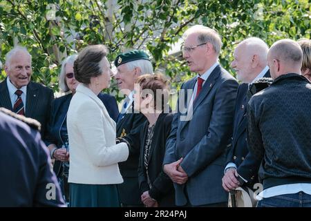 National Memorial Arboretum, Großbritannien. 16. Mai 2023 HRH die Prinzessin Royal feiert den 60. Jahrestag der Royal British Legions, an dem der letzte Soldat aus dem National Service entlassen wurde, und trifft Soldaten und Frauen, die in den verschiedenen Konflikten dienten. Credit Mark Lear/Alamy Live News Stockfoto