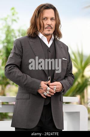 Cannes, Frankreich. 17. Mai 2023. Der amerikanische Schauspieler Johnny Depp nimmt am Mittwoch, den 17. Mai 2023, am 76. Filmfestival in Cannes im Palais des Festivals in Cannes, Frankreich, an einem Fotoanruf für Jeanne du Barry Teil. Foto: Rune Hellestad/ Kredit: UPI/Alamy Live News Stockfoto