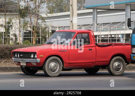 Chiangmai, Thailand - 28 2023. Februar: Privater alter Abschleppwagen, Nissan oder Datsan 1500 Kipplaster. Stockfoto