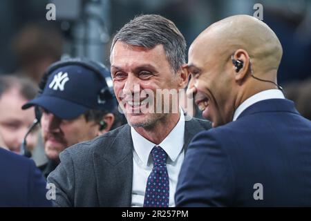 Mailand, Italien. 16. Mai 2023. Paolo Maldini Technical Area Director des AC Mailand (C) lächelt während des Halbfinalspiels der UEFA Champions League 2022/23 zwischen dem FC Internazionale und dem AC Mailand im Giuseppe Meazza Stadion. (Endergebnisse; Inter 1 | 0 Mailand). Kredit: SOPA Images Limited/Alamy Live News Stockfoto