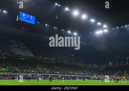 Mailand, Italien. 16. Mai 2023. Allgemeiner Blick ins Innere des Stadions während des Halbfinale der UEFA Champions League 2022/23 zwischen dem FC Internazionale und dem AC Mailand im Giuseppe Meazza Stadion. (Endergebnisse; Inter 1 | 0 Mailand). (Foto: Fabrizio Carabelli/SOPA Images/Sipa USA) Guthaben: SIPA USA/Alamy Live News Stockfoto