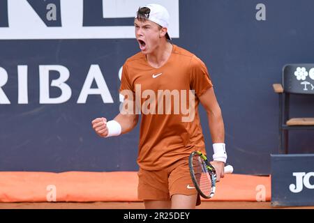 Rom, . 17. Mai 2023. Holger Rune während des Internazionali BNL d'Italia 2023 im Foro Italico, Italien, 17. Mai 2023 Fotografo01 Kredit: Independent Photo Agency/Alamy Live News Stockfoto