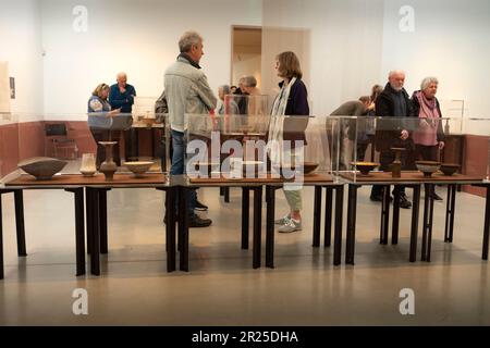 Lucie Rie: The Adventure of Pottery, Exhibition at Kettles Yard Cambridge UK Mai 2023 Informationen von der Kettles Yard Website: This major show celebrat Stockfoto