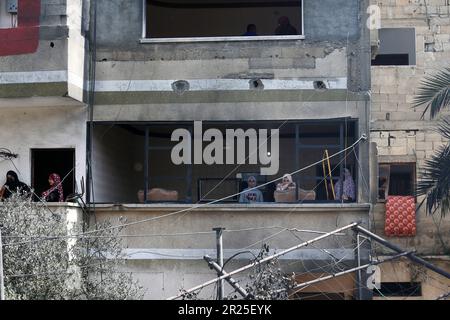 Ein Blick auf das Haus der Familie al-Misri, das vollständig zerstört wurde, nachdem Israel Luftangriffe in den Bezirk Beit Lahia von Gaza City startete. Palästina. Stockfoto