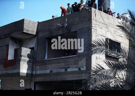 Ein Blick auf das Haus der Familie al-Misri, das vollständig zerstört wurde, nachdem Israel Luftangriffe in den Bezirk Beit Lahia von Gaza City startete. Palästina. Stockfoto