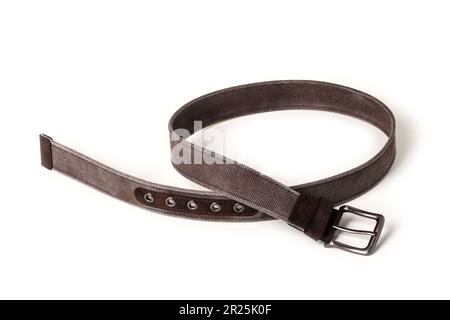 Eleganter Segeltuchgürtel für Herren mit isolierten Ledereinsätzen auf weißem Hintergrund Stockfoto