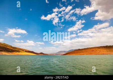 Wunderschöne Landschaft des Staudamms bin El Ouidane in der Region Benimellal in Marokko Stockfoto