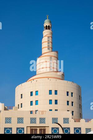 Minarett der Spiralmoschee, bin Zaid, Fanar Islamic Culture Center, Doha, Katar Stockfoto