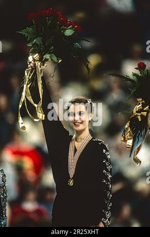 Katerina Witt (DDR) gewinnt die Goldmedaille bei der Eiskunstlauf-Weltmeisterschaft 1987. Stockfoto