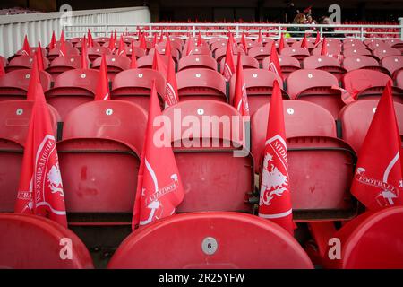 Middlesbrough, Großbritannien. 17. Mai 2023. Fans werden vor dem Sky Bet Championship Play-Off-Spiel Middlesbrough gegen Coventry City im Riverside Stadium, Middlesbrough, Großbritannien, 17. Mai 2023 (Foto von James Heaton/News Images) in Middlesbrough, Großbritannien, am 5./17. Mai 2023 mit Flaggen auf die Plätze gesetzt. (Foto: James Heaton/News Images/Sipa USA) Guthaben: SIPA USA/Alamy Live News Stockfoto