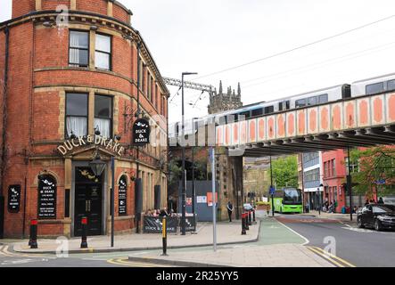 Duck and Drake Pub in Kirkgate im Zentrum des lebhaften Leeds in West Yorkshire, Großbritannien Stockfoto