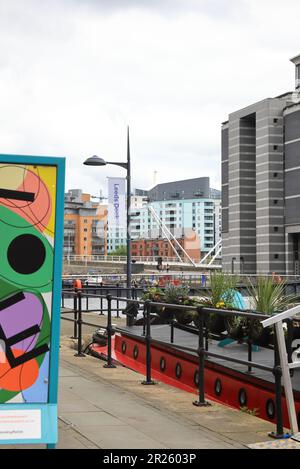 Leeds Dock, ein neues kreatives Dorf am Wasser, in dem Innovation, Kultur und Unternehmergeist zusammenkommen, um ein neues Reiseziel und einen neuen Ort zum Leben zu schaffen, Großbritannien Stockfoto