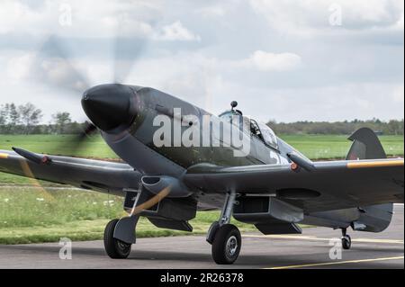 Das Supermarine Spitfire ist ein britisches einsitzendes Kampfflugzeug, das von der Royal Air Force und anderen alliierten Ländern während des Zweiten Weltkriegs eingesetzt wurde. Stockfoto