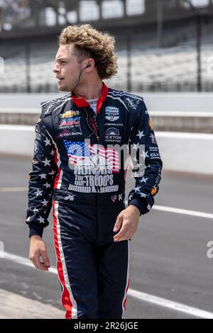 Indianapolis, USA. 17. Mai 2023. DER INDYCAR-Fahrer SANTINO FERRUCCI (14) aus Woodbury, Connecticut, bereitet sich auf das Training für die Indianapols 500 auf dem Indianapolis Motor Speedway in Indianapolis, USA, vor. (Kreditbild: © Walter G. Arce Sr./ZUMA Press Wire) NUR REDAKTIONELLE VERWENDUNG! Nicht für den kommerziellen GEBRAUCH! Stockfoto