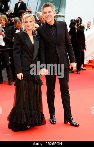 Cannes, Frankreich, am 17. Mai 2023. Ethan Hawke und Ryan Shawhughes Hawke nehmen am 17. Mai 2023 an der Premiere von „Monster“ während des Filmfestivals 76. in Cannes im Palais des Festivals in Cannes, Frankreich, Teil. Guthaben: DPA/Alamy Live News Stockfoto