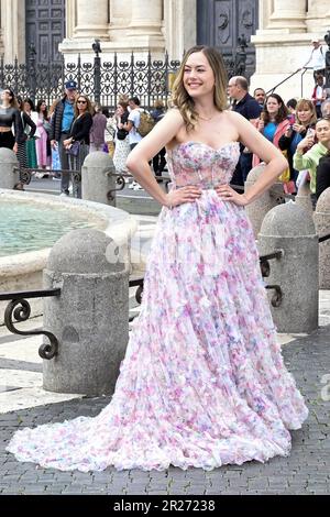 Rom, Italien. 17. Mai 2023. Annika Noelle bei Dreharbeiten zur CBS TV-Serie „The bold and the beautiful/Reich und schön“ auf der Piazza Navona. Rom, 17.05.2023 Kredit: Geisler-Fotopress GmbH/Alamy Live News Stockfoto