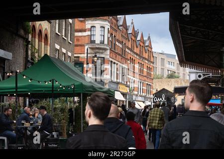 Borough Market ist eine Großhandels- und Einzelhandelsmarkthalle in Southwark, London, England Stockfoto