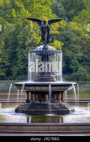 Bethesda-Brunnen (Engel der Wasserskulptur), Bethesda-Terrasse. Central Park, Manhattan, New York, USA Stockfoto