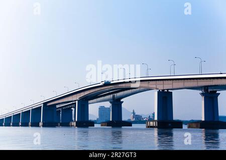 Biwako-Ohashi-Brücke Stockfoto