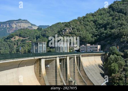 Staudamm des Sau-Reservoirs in der Region der Provinz Osona in Barcelona, Katalonien, Spanien Stockfoto